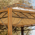 Pavillon Trento in unbeschichteter Ausführung mit Sonnensegel Detailaufnahme x-Dekore