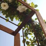 Moderner Rosenbogen Savona unbeschichtet berankt mit Kletterrosen