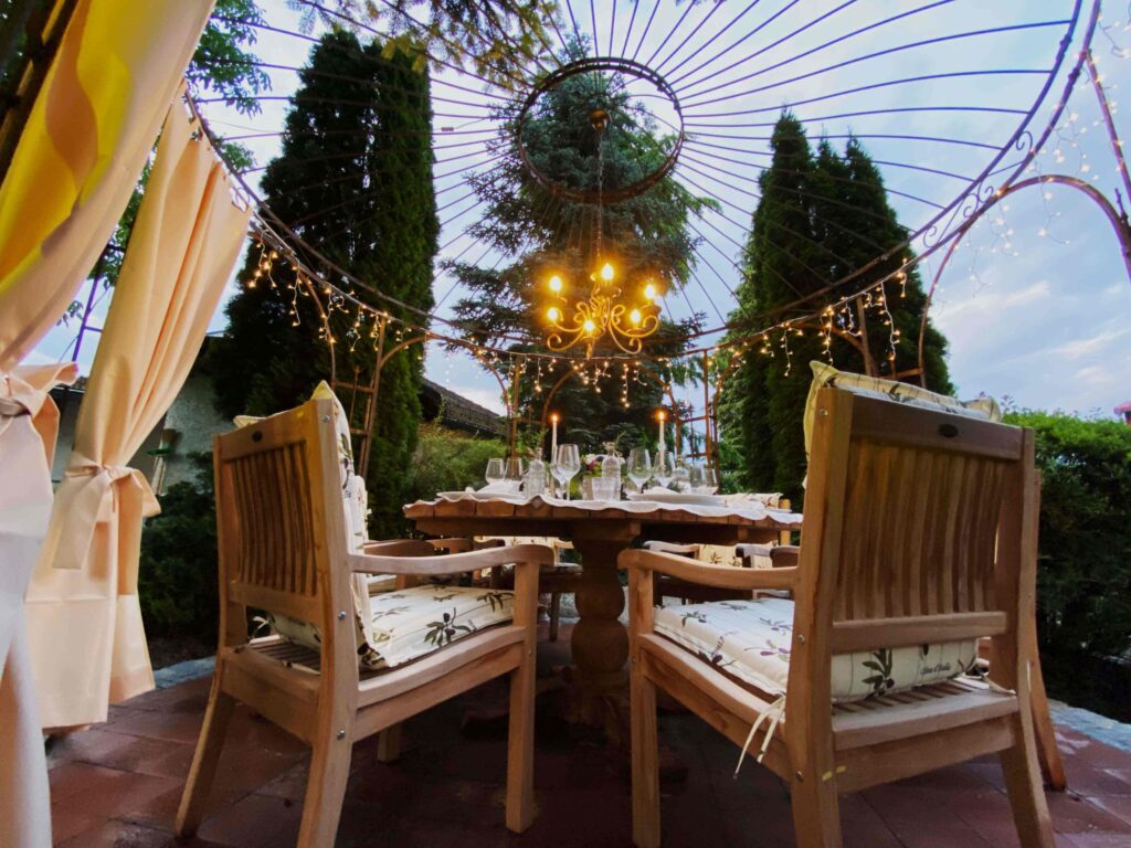 ELEO Pavillon Florenz unbeschichtet als Hochzeitspavillon im Garten
